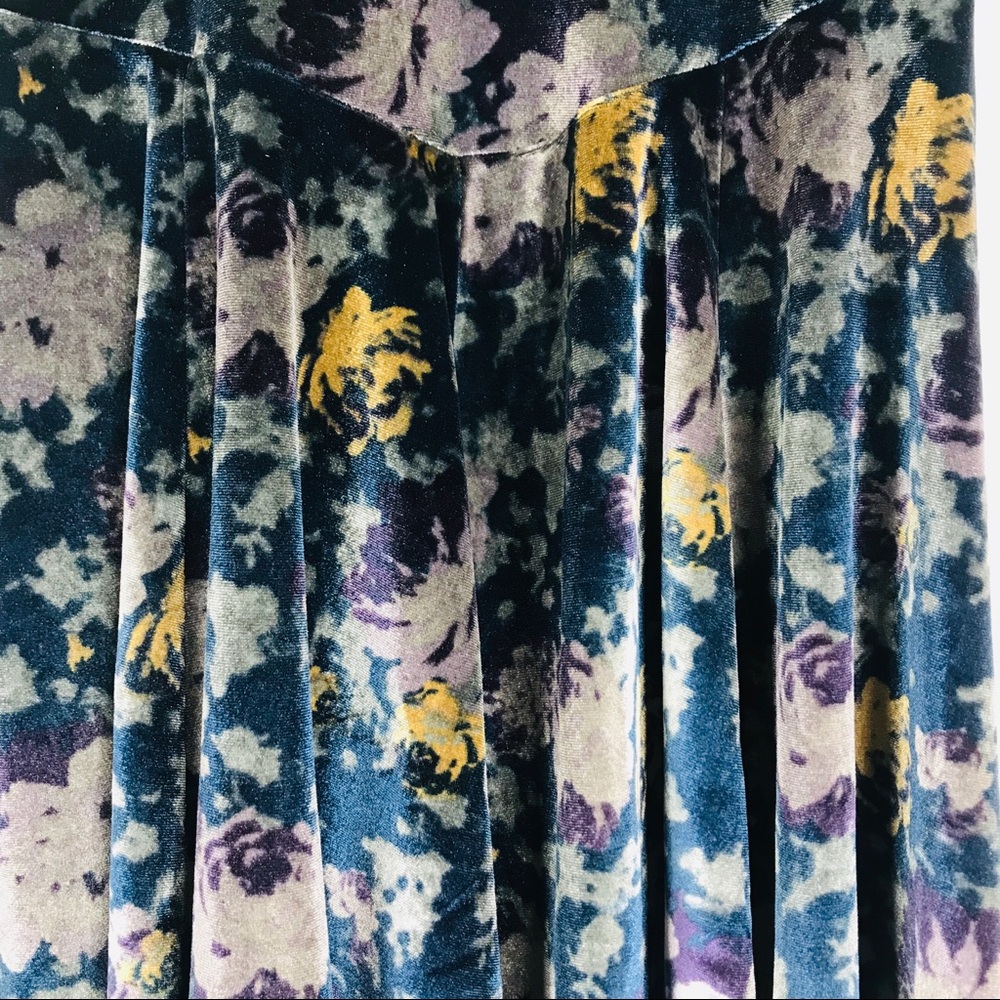 NEW Urban Outfitters Kimchi Blue Velvet Dress - Picture 3 of 7